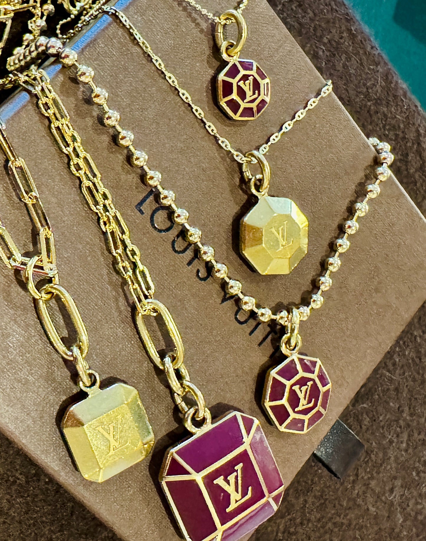 Speakeasy Vintage  Radiant Charm on Chain