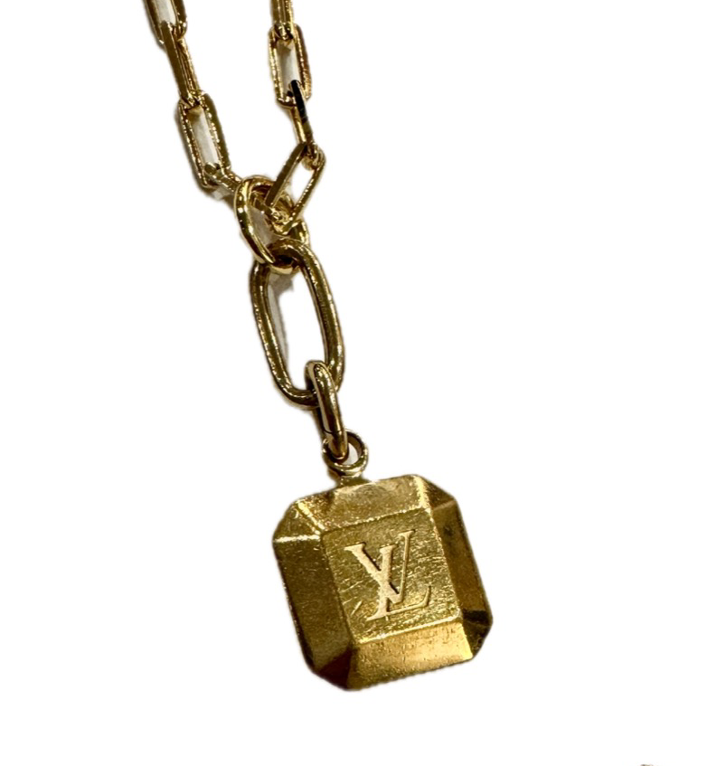 Speakeasy Vintage  Radiant Charm on Chain